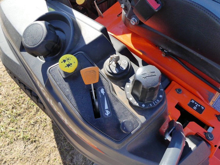 kubota-z412-image-10