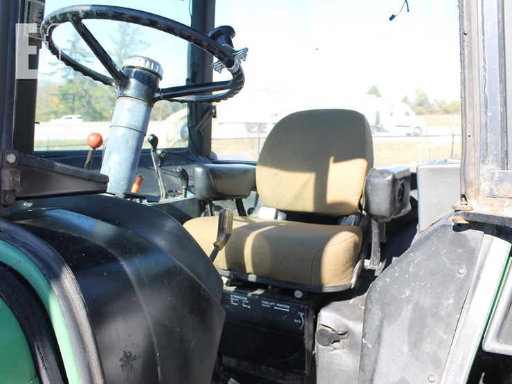 john-deere-4440-image-10