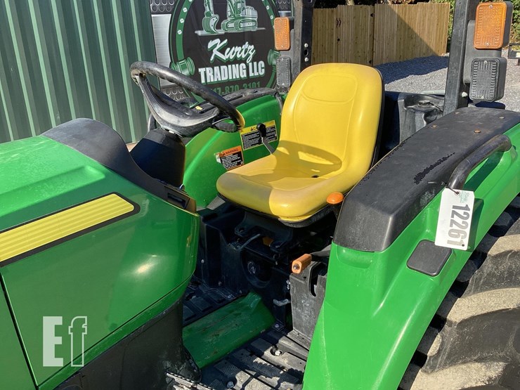 2020-john-deere-4044m-image-11