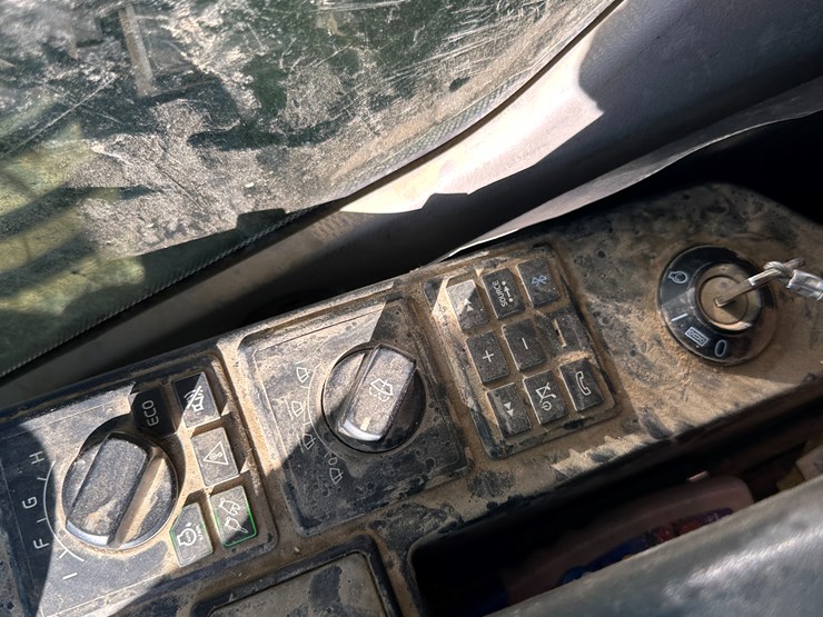 #32824-•-volvo-ec160e-crawler-excavator-w/hydraulic-thumb-image-92