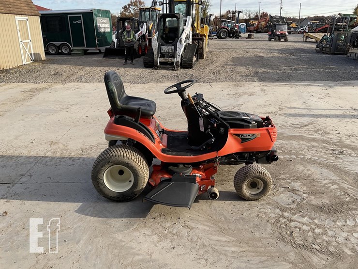 2014-kubota-t2080-image-5