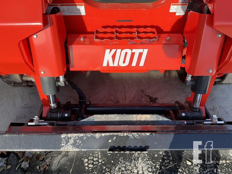 2025-kioti-tl750-image-10