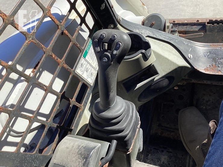 2012-bobcat-s850-image-13