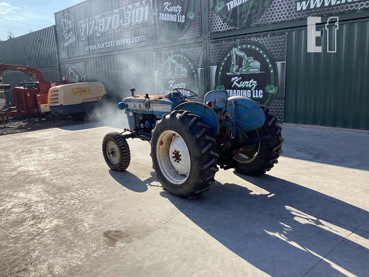 1967-ford-3000-image-2