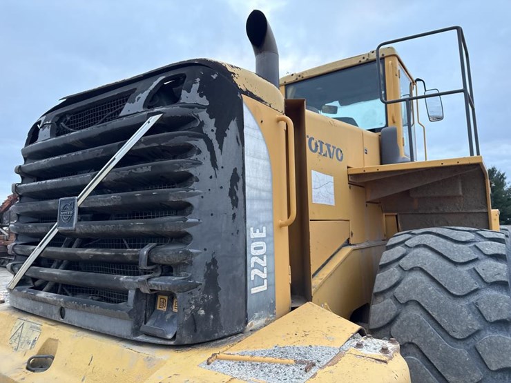 #1911-•-2004-volvo-220e-loader-image-40