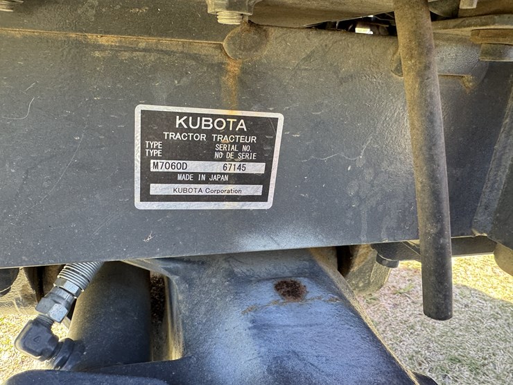 2017-kubota-m7060-image-8
