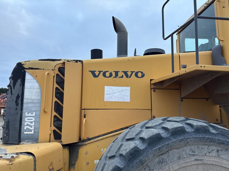 #1911-•-2004-volvo-220e-loader-image-42