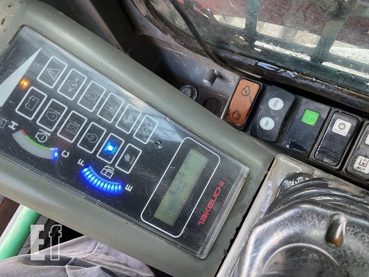 2014-takeuchi-tl10-image-19