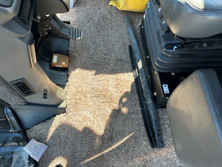 2016-ag-chem-rg1100b-image-40