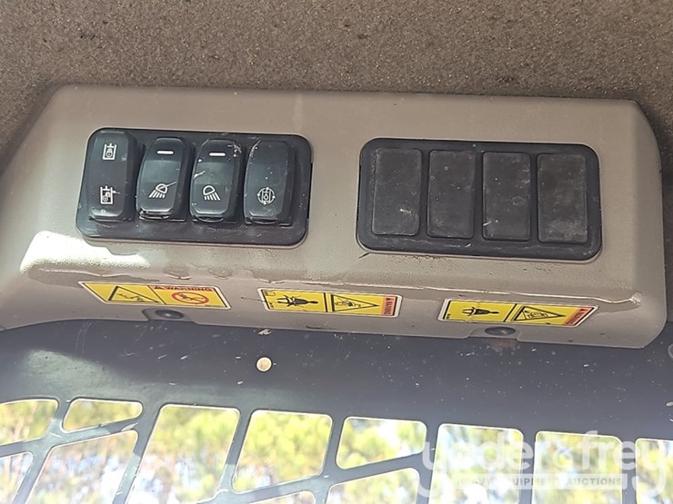 2020-caterpillar-259d3-image-26