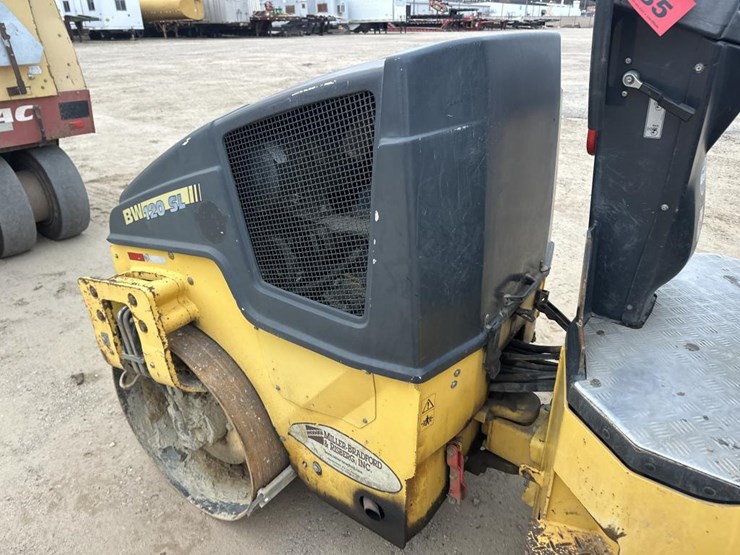 2015-bomag-bw120-image-10