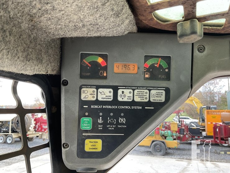 2005-bobcat-t250-image-19