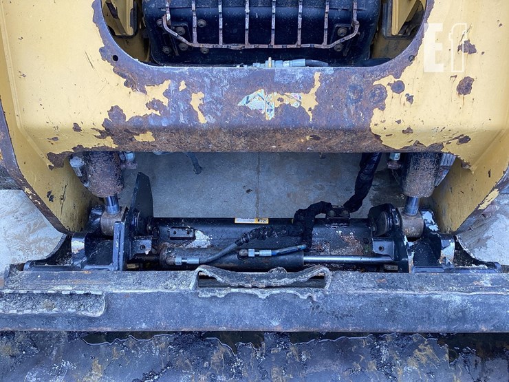 2020-caterpillar-259d3-image-10