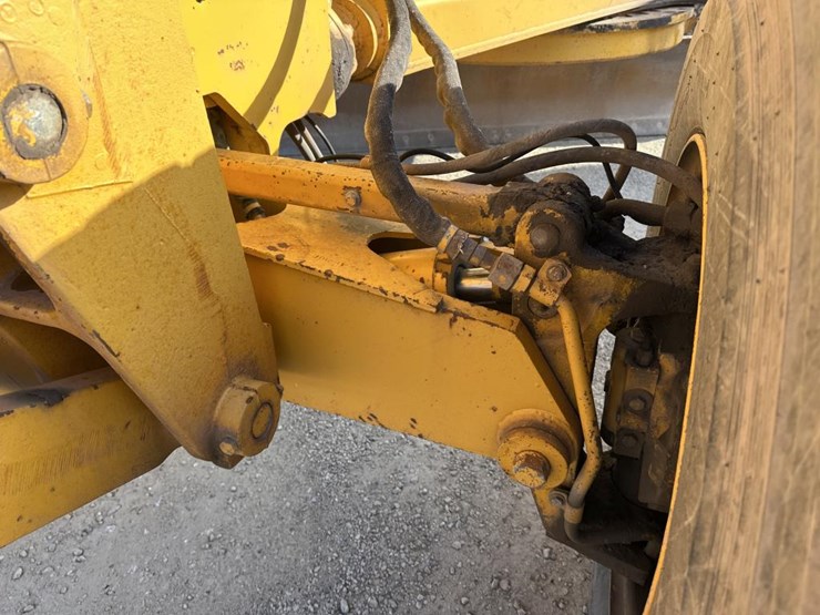 1989-john-deere-6-image-11