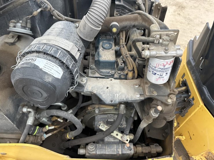 2015-bomag-bw120-image-24