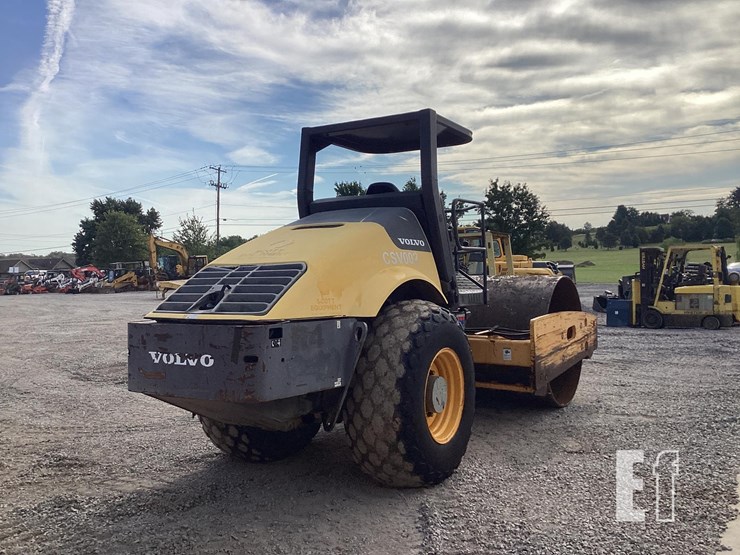 2011-volvo-sd100d-image-4