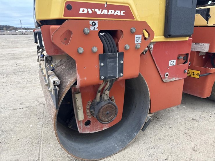 #1891-•-2011-dynapac-cc12000-roller-image-10