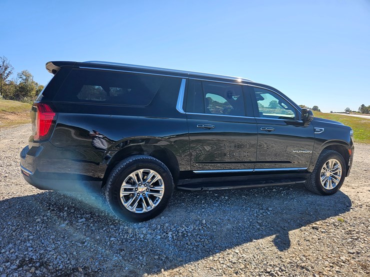 2022-gmc-yukon-xl-image-15