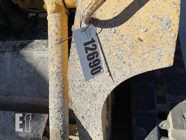 2006-deere-ct322-image-21