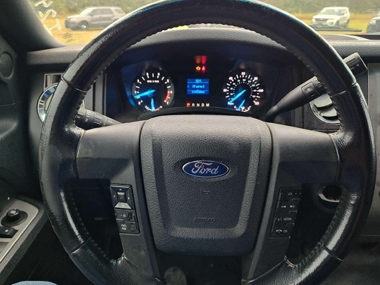 2016-ford-expedition-image-21