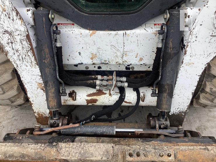 2015-bobcat-s650-image-10