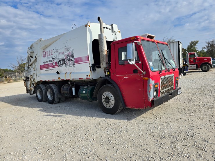 2001-mack-le613-image-35