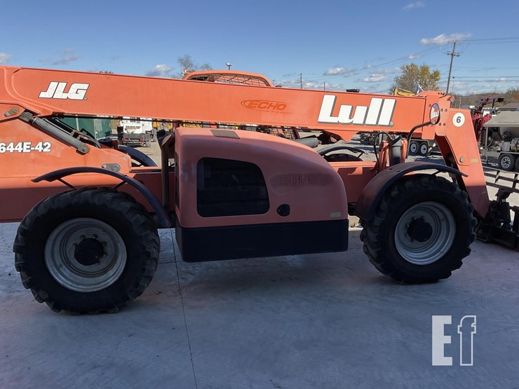 2006-lull-644e-42-image-5