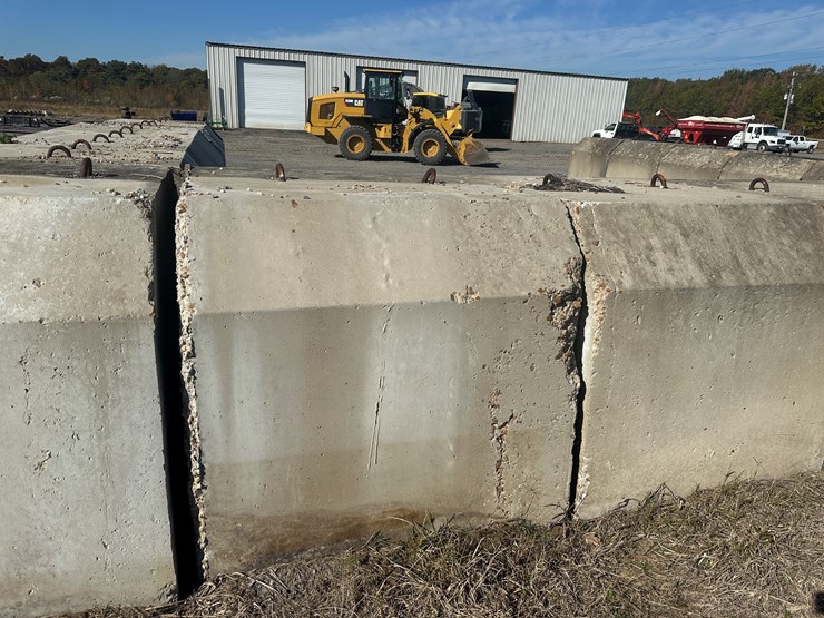 #32728-•-lot-of-(13)-~57"x80"-concrete-culvert-sectionss-image-7