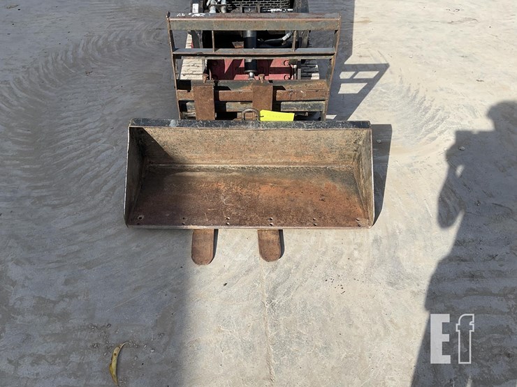 2010-toro-dingo-tx525n-image-9