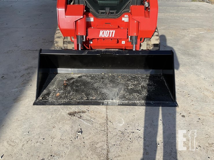 2025-kioti-tl750-image-9