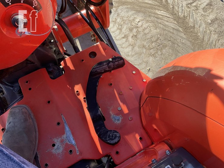 2018-kubota-l4701-image-16