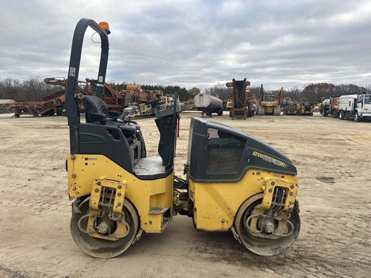 2015-bomag-bw120-image-6