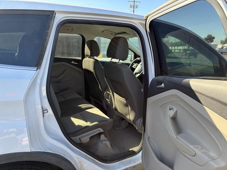 2015-ford-escape-image-10