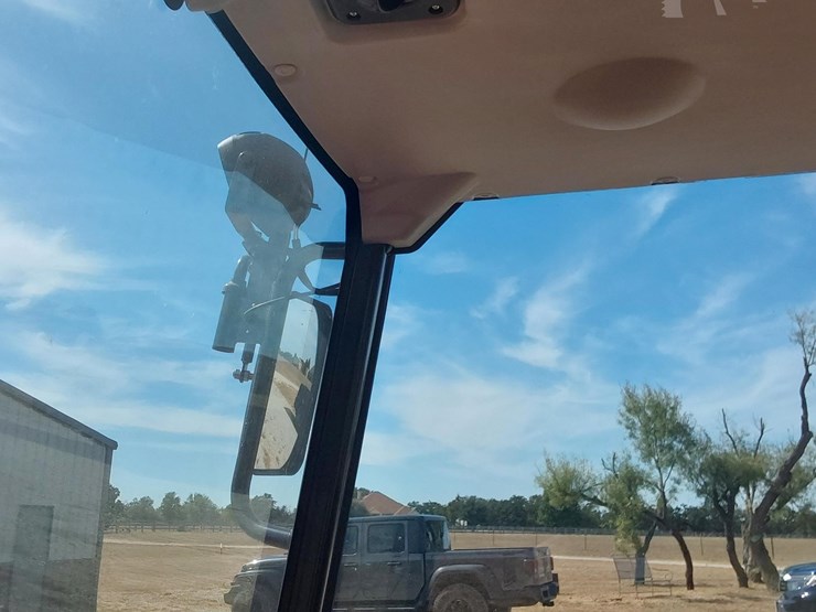 2023-mahindra-1635-hst-image-19