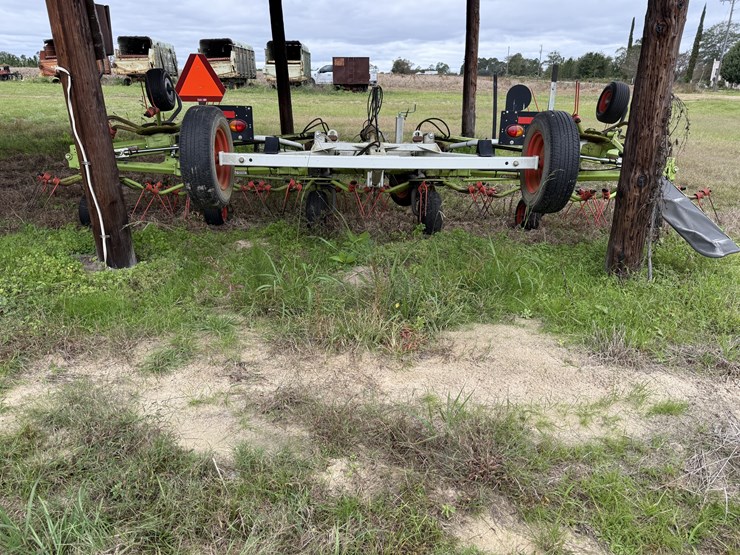 2018-claas-volto-900-image-4