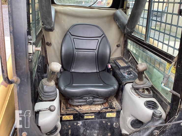 2004-caterpillar-277b-image-14