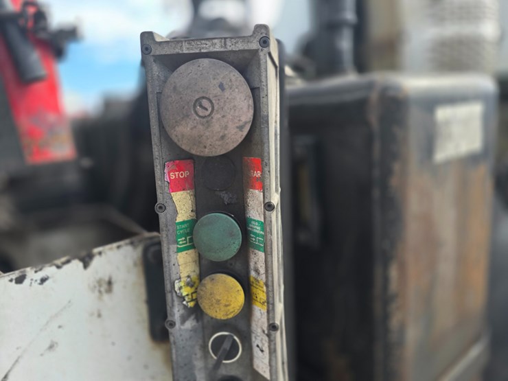 2008-mack-leu613-image-88