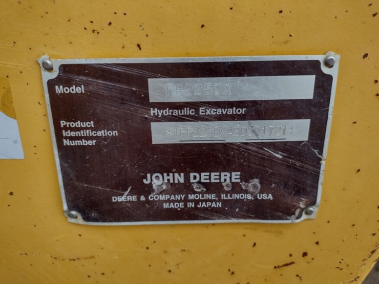 deere-225d-lc-image-5
