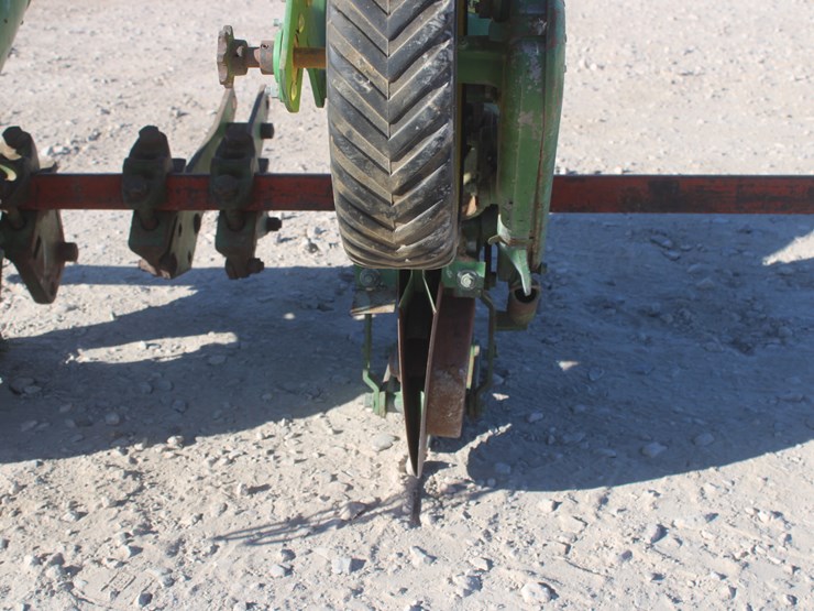 john-deere-71-image-7