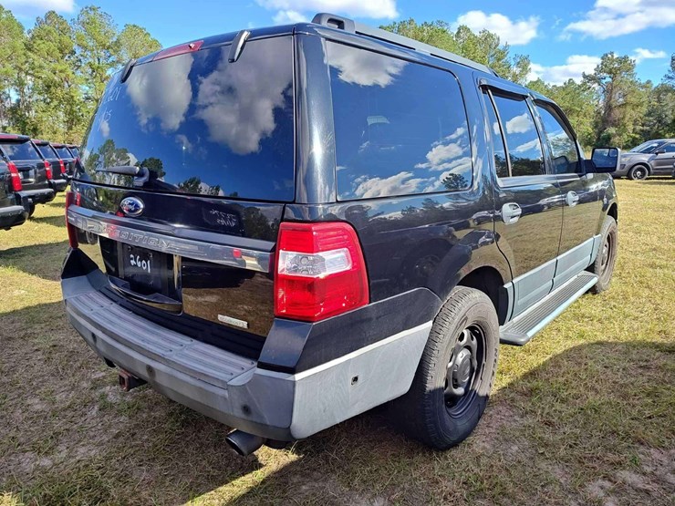 2016-ford-expedition-image-3