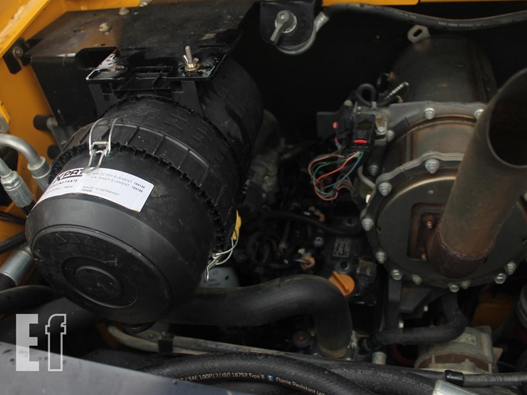 2019-gehl-r165-image-17