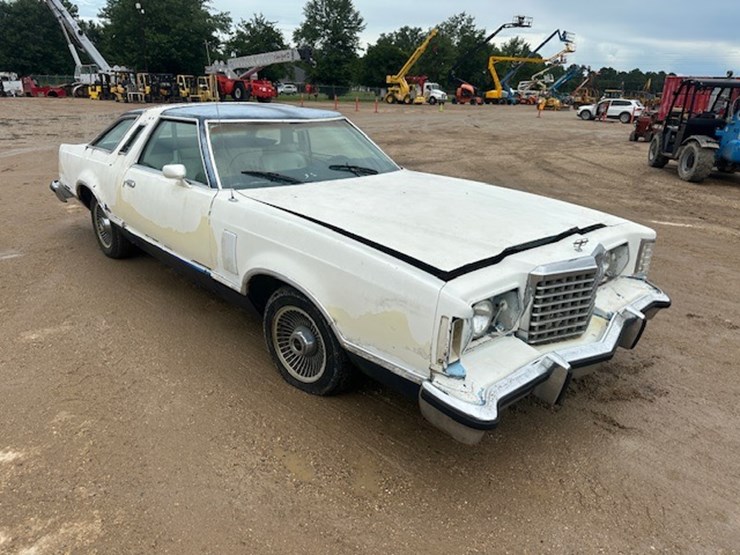 #22600-•-1978-ford-thunderbird-|-for-parts-&-repairs-only-image-2