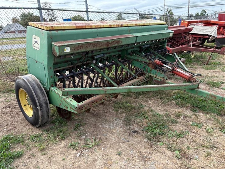 john-deere-8300-image-2