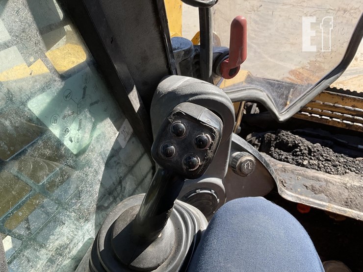 2018-caterpillar-272d2-xhp-image-13