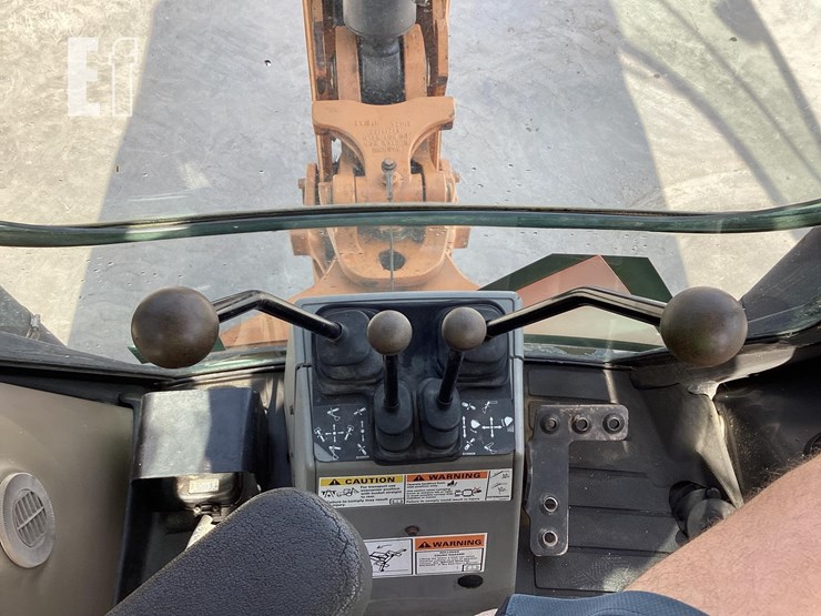 2015-case-580n-image-17