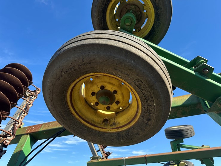 john-deere-637-image-9