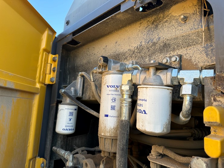 #32824-•-volvo-ec160e-crawler-excavator-w/hydraulic-thumb-image-53