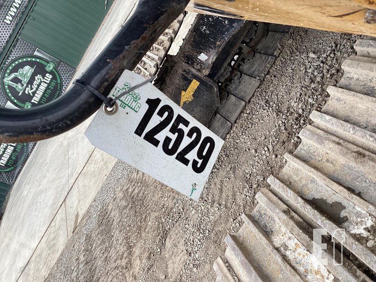 2019-deere-245g-lc-image-18