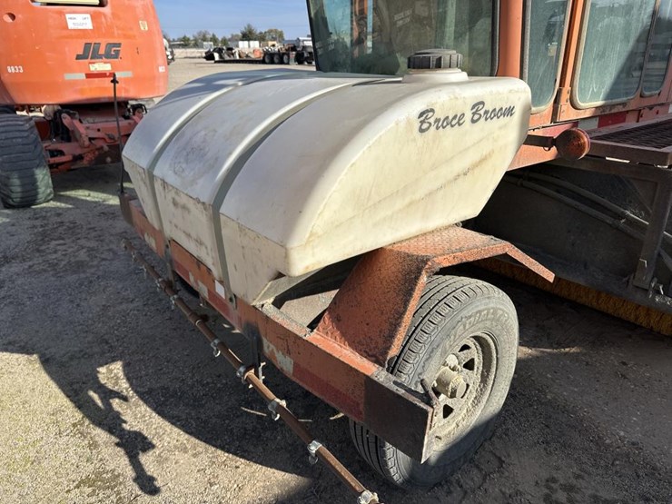 #1905-•-broce-sweeper-image-9