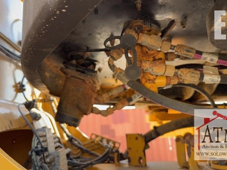 2019-caterpillar-962m-image-24